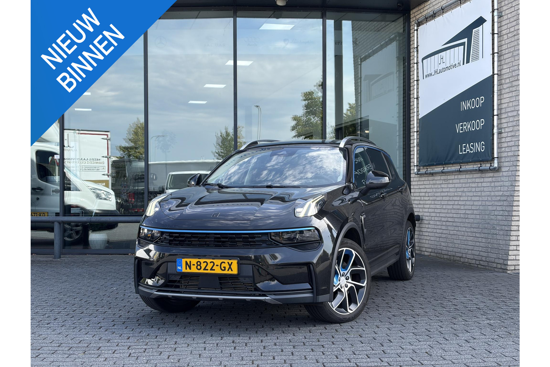 Lynk & Co 01 1.5*PLUG-IN*NAVI*PANO*CAM*ACC*CARPLAY*ECC*LED*